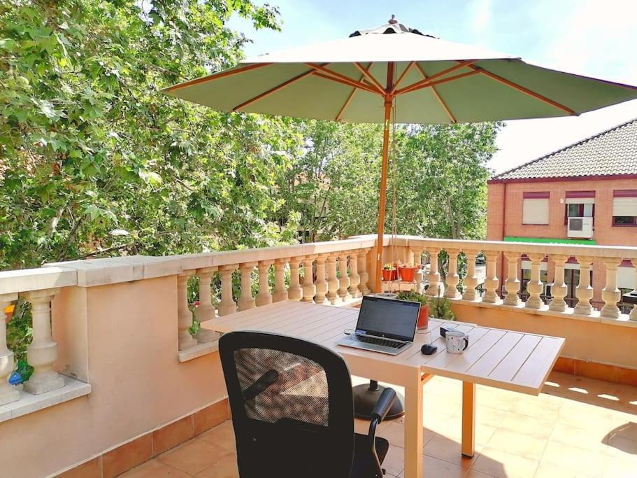 Ático con terraza y chimenea junto a Universidad Alcalá de Henares Esterno foto